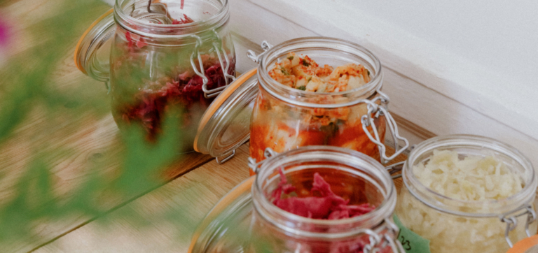 Probiotic Rich Foods: Your Complete Guide to What Works and What Doesn’t